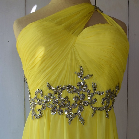 Yellow Sherri Hill Formal Dress with Train - Picture 6 of 8